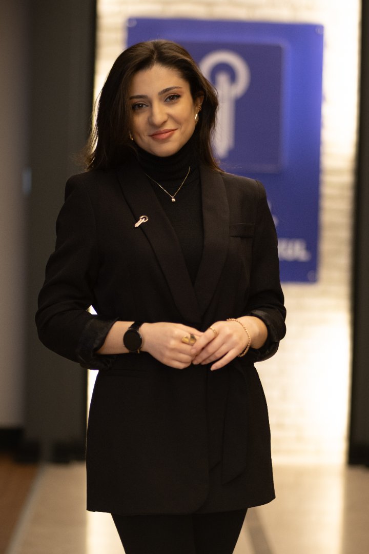 “Kendimi hikâyenin bir parçası haline getiririm”