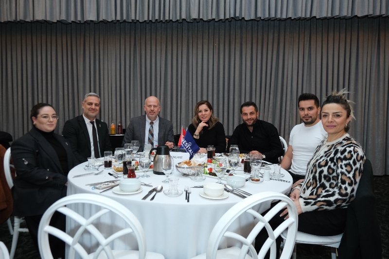 Resital Türkiye Ailesi İftar Yemeğinde Buluştu